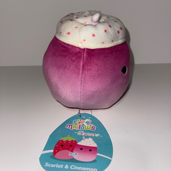 Squishmallows Scarlet The Strawberry & Cinnamon the Frozen Yogurt 5" FlipAMallow - Picture 7 of 9